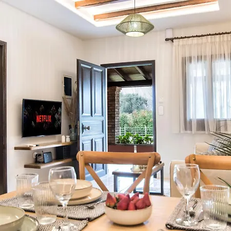 Beachside Gem At Kanouli - Ariti, 2bd & Garden * Halikounas