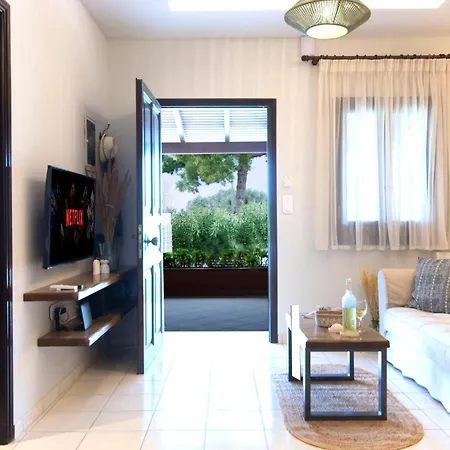 Beachside Gem At Kanouli - Ariti, 2bd & Garden بيت للعطل Halikounas