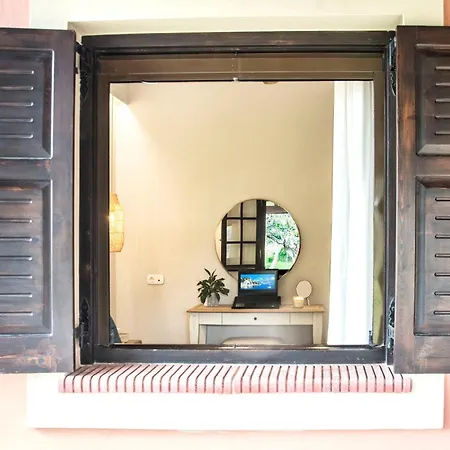 Beachside Gem At Kanouli - Ariti, 2bd & Garden * Halikounas