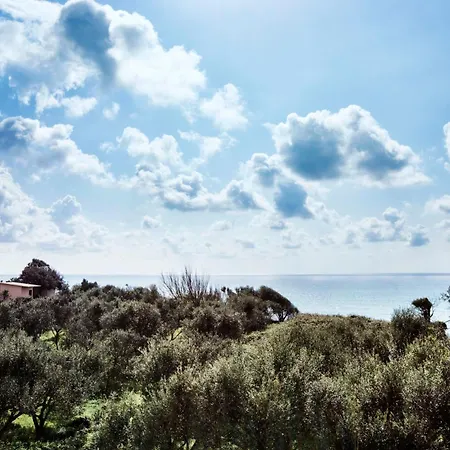 Beachside Gem At Kanouli - Ariti, 2bd&garden