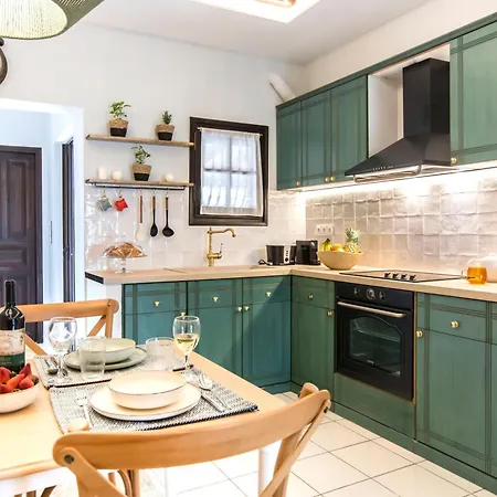 Beachside Gem At Kanouli - Ariti, 2bd&garden