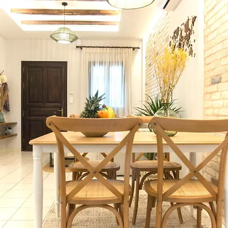 Ferienhaus Beachside Gem At Kanouli - Ariti, 2bd&garden Halikounas