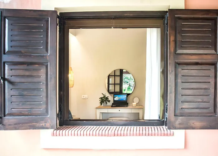 Beachside Gem At Kanouli - Ariti, 2bd & Garden * Χαλικούνας