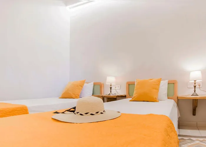 Beachside Gem At Kanouli - Ariti, 2bd & Garden *