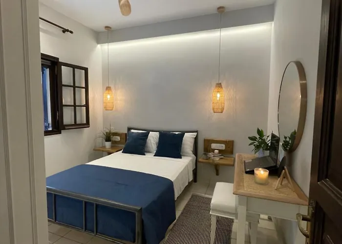 Beachside Gem At Kanouli - Ariti, 2bd & Garden *