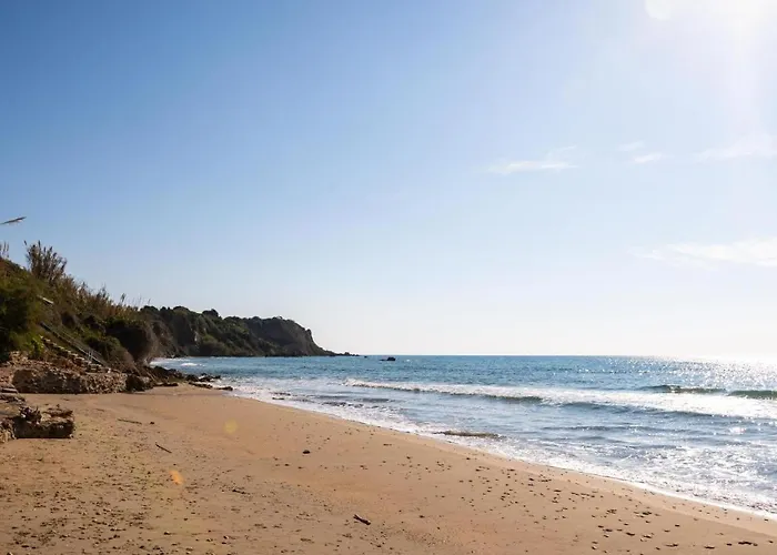 Beachside Gem At Kanouli - Ariti, 2bd & Garden * Χαλικούνας