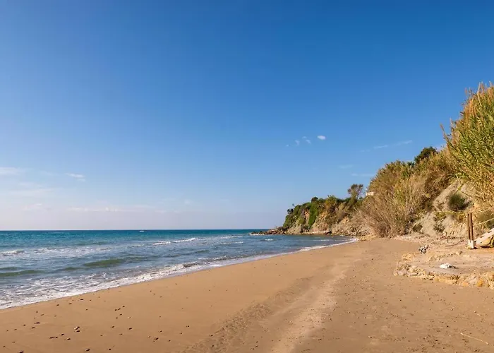 Σπίτι διακοπών Beachside Gem At Kanouli - Ariti, 2bd & Garden