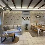 בית נופש Beachside Gem At Kanouli - Ariti, 2bd & Garden