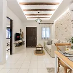 Beachside Gem At Kanouli - Ariti, 2bd & Garden *