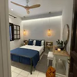 Beachside Gem At Kanouli - Ariti, 2bd & Garden *