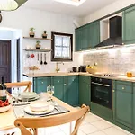 Beachside Gem At Kanouli - Ariti, 2bd & Garden