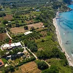 Beachside Gem At Kanouli - Ariti, 2bd & Garden * Halikounas