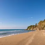Prázdninový dům Beachside Gem At Kanouli - Ariti, 2bd & Garden
