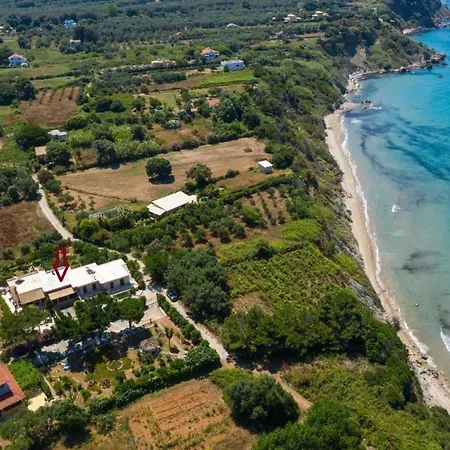Beachside Gem At Kanouli - Ariti, 2bd & Garden * Halikounas